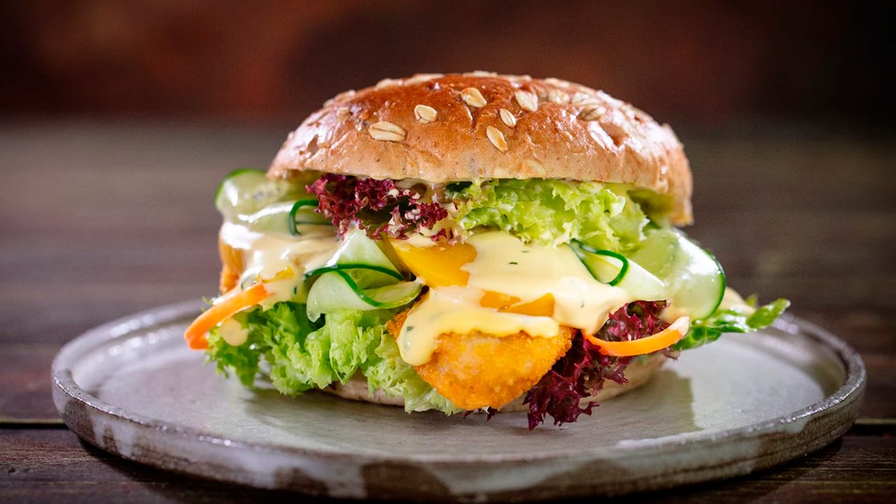 Burger de nopollo crujiente y salsa especial vegana – - Receta - UFS