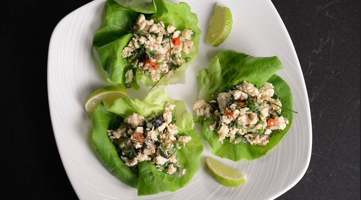 Larb de pollo en tacitas de lechuga – - Receta - UFS